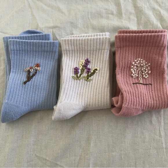 New 3 pair of socks hand embroidery kids size S/M - Picture 4 of 6